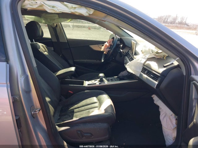 2017 AUDI A4 WAUANAF40HN031086 Photo 4