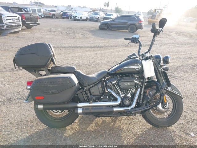 1HD1YBK19JC017120 Harley-Davidson Flhcs Heritage Classic 114