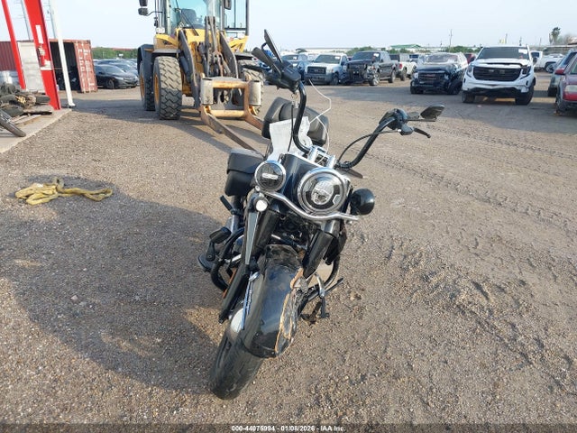 2018 HARLEY-DAVIDSON FLHCS 1HD1YBK19JC017120 Photo 4