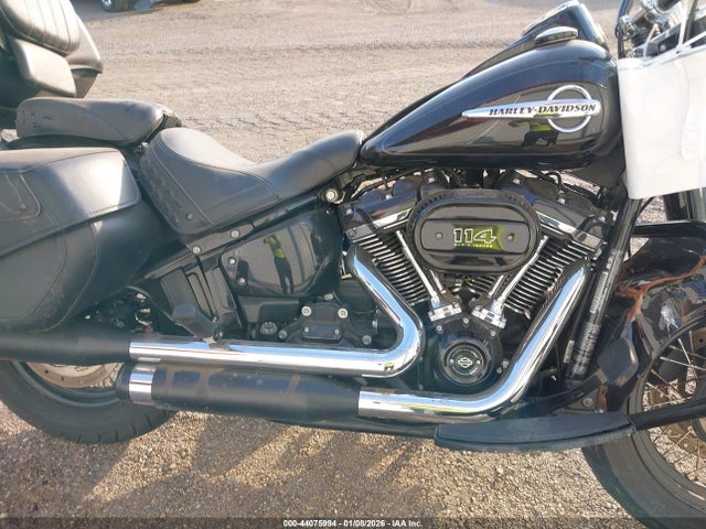 2018 HARLEY-DAVIDSON FLHCS 1HD1YBK19JC017120 Photo 8