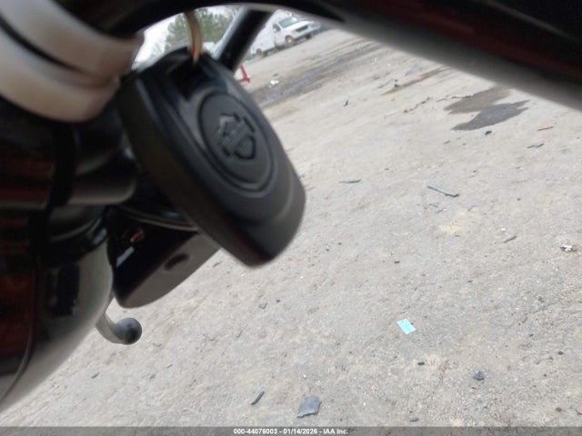 2024 HARLEY-DAVIDSON FLHX 1HD1KB712RB631535 Photo 10