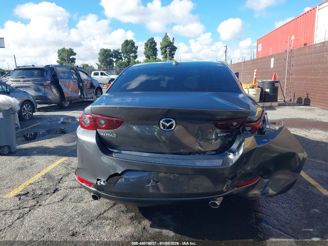 Mazda Mazda3 Premium 2022 3MZBPADL9NM312902 Image 17