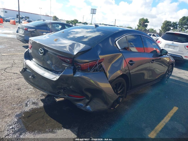 Mazda Mazda3 Premium 2022 3MZBPADL9NM312902 Image 4