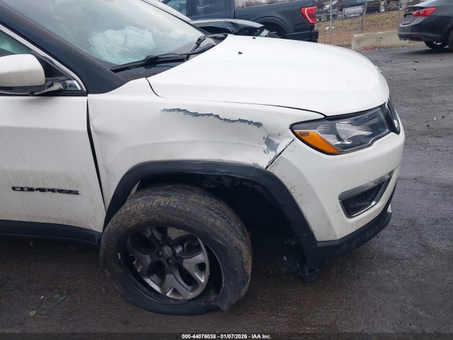 2018 JEEP COMPASS 3C4NJDCB4JT267282 Photo 5