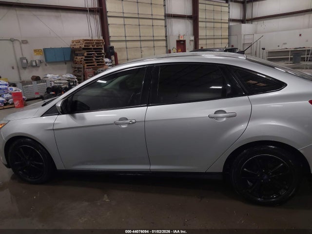 Ford FOCUS SE 2018 1FADP3F2XJL295346 Image 14