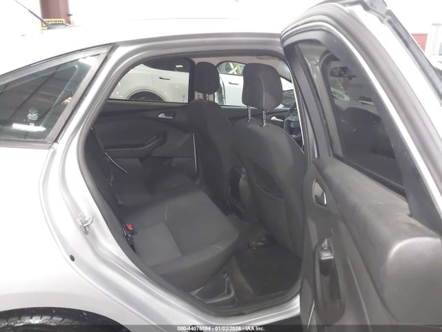 Ford FOCUS SE 2018 1FADP3F2XJL295346 Image 8