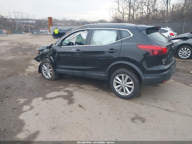 JN1BJ1CR9HW142753 Nissan Rogue Sport Sv