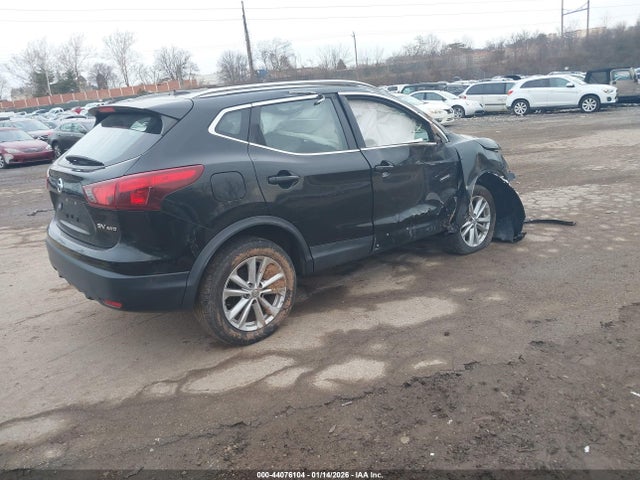 JN1BJ1CR9HW142753 Nissan Rogue Sport Sv