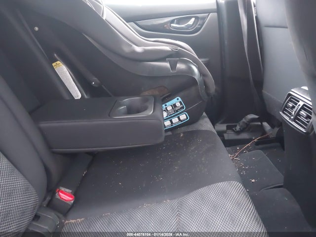 JN1BJ1CR9HW142753 Nissan Rogue Sport Sv