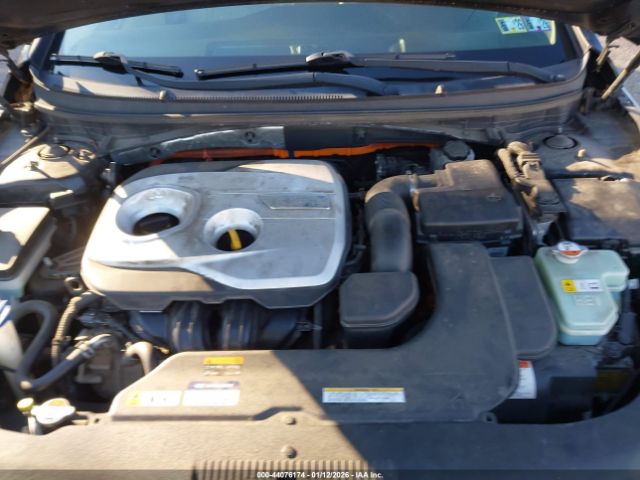2017 HYUNDAI SONATA HYBRID KMHE34L1XHA048647 Photo 9