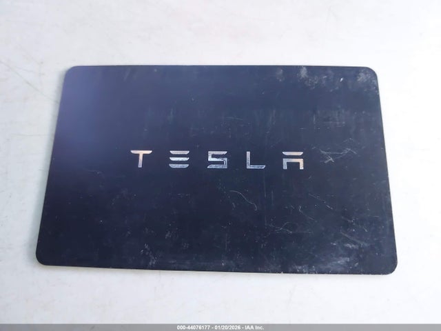 44076177 :رقم المزاد ، 7SAYGDEE6TF353491 vin ، 2026 Tesla Model Y مزاد بيع
