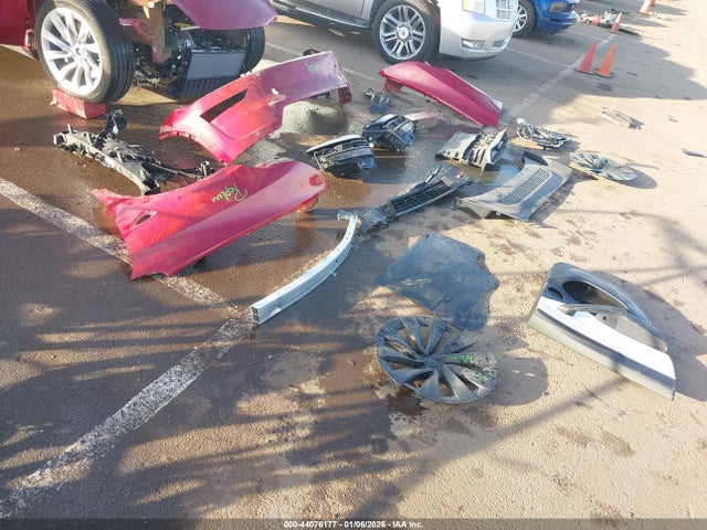 44076177 :رقم المزاد ، 7SAYGDEE6TF353491 vin ، 2026 Tesla Model Y مزاد بيع