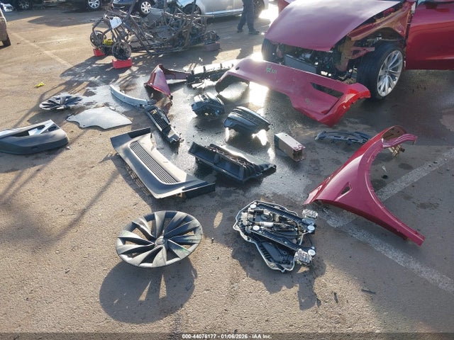 44076177 :رقم المزاد ، 7SAYGDEE6TF353491 vin ، 2026 Tesla Model Y مزاد بيع