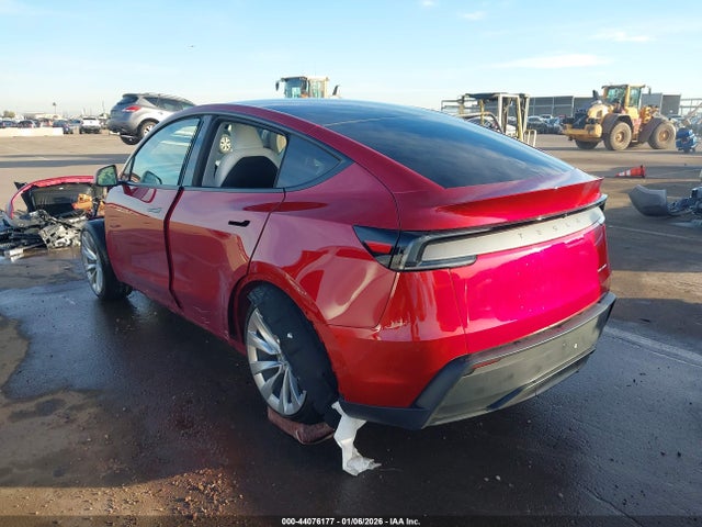 44076177 :رقم المزاد ، 7SAYGDEE6TF353491 vin ، 2026 Tesla Model Y مزاد بيع