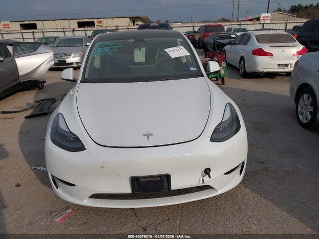 7SAYGDEFXPF758302 Tesla Model Y Performance Dual Motor All-wheel Drive
