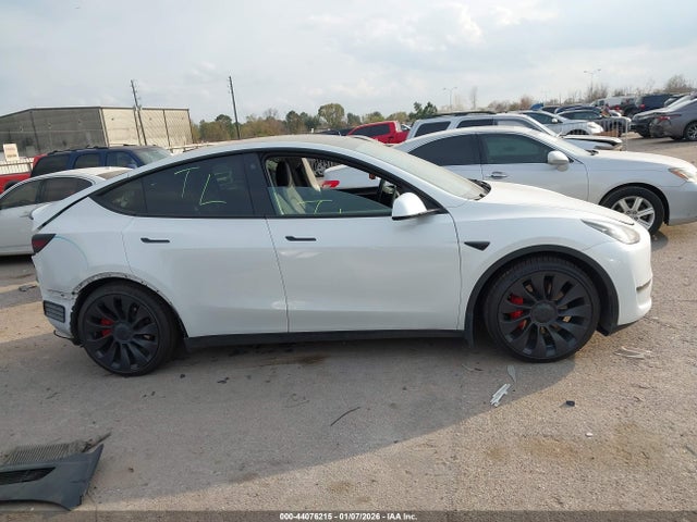7SAYGDEFXPF758302 Tesla Model Y Performance Dual Motor All-wheel Drive