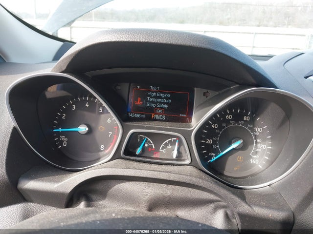 1FMCU9JD1HUA77449 Ford Escape Titanium