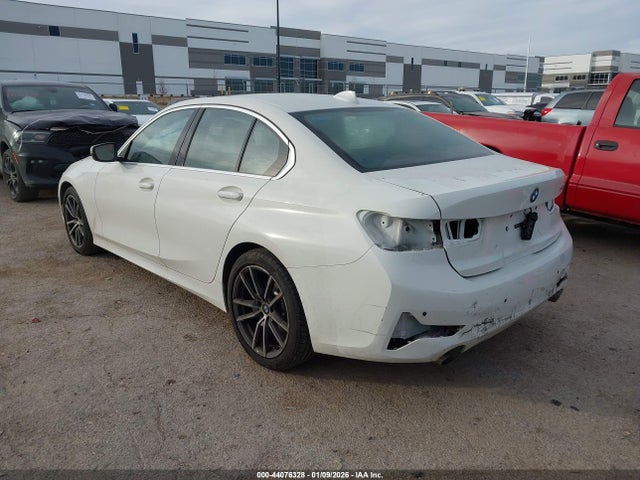 2019 BMW 330I WBA5R1C56KAK12324 Photo 2