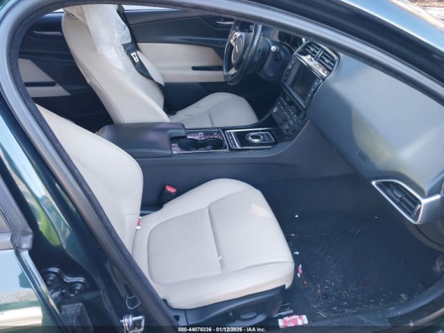 2017 JAGUAR XE SAJAD4BG7HA946968 Photo 4
