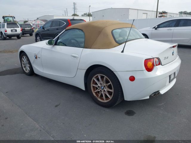 2003 BMW Z4 4USBT33463LS47620 Photo 2