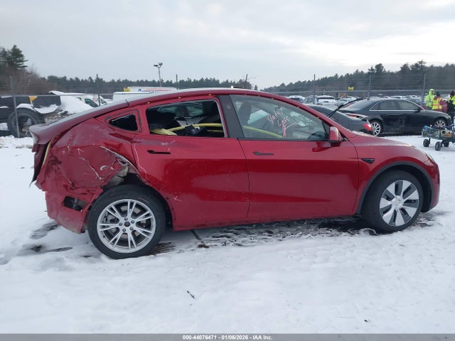 Продажа на аукционе авто 2024 Tesla Model Y Long Range Dual Motor All-wheel Drive, vin: 7SAYGDEE9RA233576, номер лота: 44076471