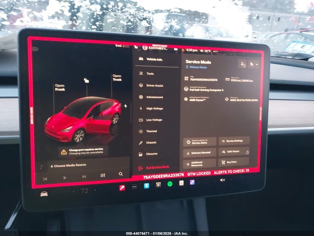 Продажа на аукционе авто 2024 Tesla Model Y Long Range Dual Motor All-wheel Drive, vin: 7SAYGDEE9RA233576, номер лота: 44076471