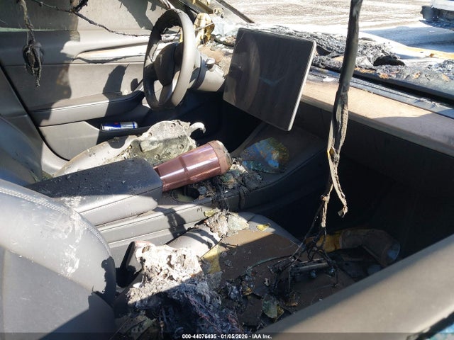 2023 Tesla Model 3 Rear-wheel Drive მანქანა იყიდება აუქციონზე, vin: 5YJ3E1EA6PF572160, აუქციონის ნომერი: 44076495