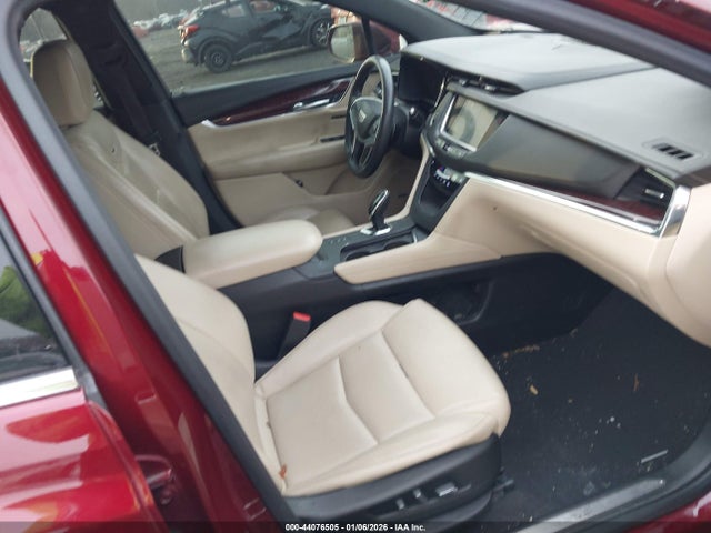 2017 CADILLAC XT5 1GYKNDRS8HZ210269 Photo 4
