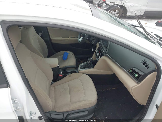 2019 HYUNDAI ELANTRA 5NPD74LF0KH455019 Photo 4