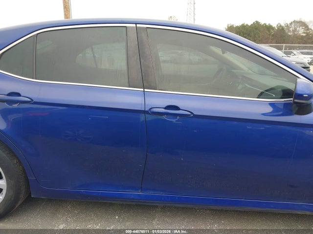 44076511 :رقم المزاد ، JTNB11HK5J3015574 vin ، 2018 Toyota Camry Le مزاد بيع