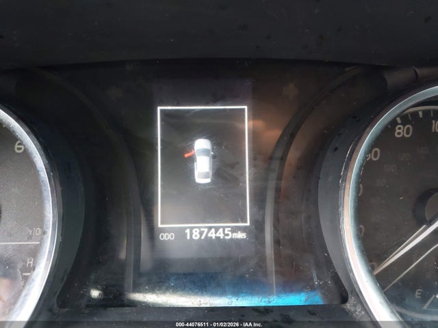 44076511 :رقم المزاد ، JTNB11HK5J3015574 vin ، 2018 Toyota Camry Le مزاد بيع