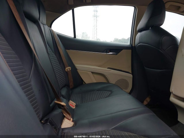 44076511 :رقم المزاد ، JTNB11HK5J3015574 vin ، 2018 Toyota Camry Le مزاد بيع