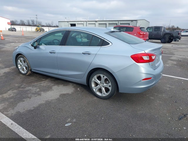 2017 CHEVROLET CRUZE 1G1BF5SM8H7116241 Photo 2