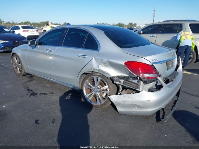 2015 MERCEDES-BENZ C 300 55SWF4JB5FU076905 Photo 2