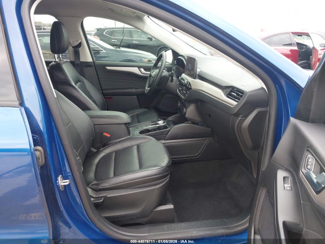 1FMCU0H69NUB93934 Ford ESCAPE SEL