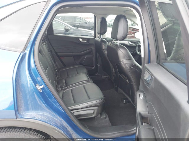 1FMCU0H69NUB93934 Ford ESCAPE SEL