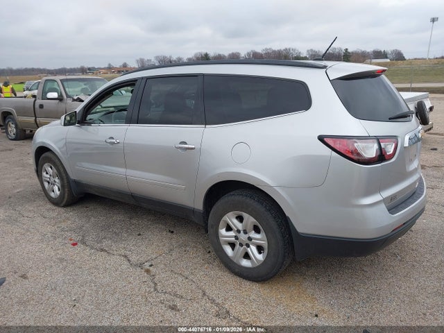 2015 CHEVROLET TRAVERSE 1GNKRHKDXFJ146123 Photo 2