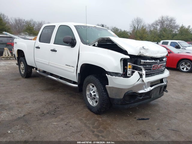 44076748 :رقم المزاد ، 1GT120CG3DF137153 vin ، 2013 Gmc Sierra 2500hd Sle مزاد بيع