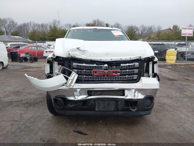 44076748 :رقم المزاد ، 1GT120CG3DF137153 vin ، 2013 Gmc Sierra 2500hd Sle مزاد بيع