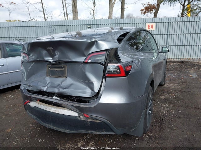 2024 TESLA MODEL Y 7SAYGAEE0RF193955 Photo 3