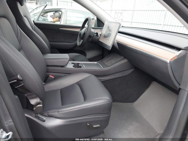 2024 TESLA MODEL Y 7SAYGAEE0RF193955 Photo 4