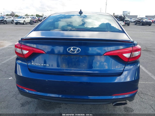 Hyundai SONATA SE 2015 5NPE24AF7FH227692 Image 16