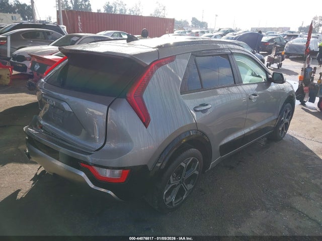 KNDCR3LE4P5090214 KIA Niro Ex Touring
