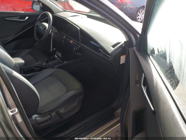 KNDCR3LE4P5090214 KIA Niro Ex Touring