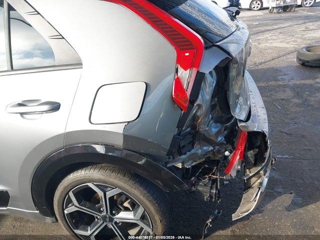 KNDCR3LE4P5090214 KIA Niro Ex Touring
