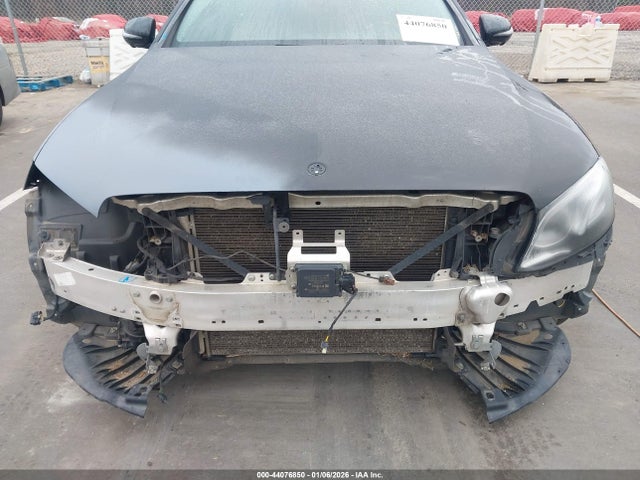 44076850 :رقم المزاد ، WDDZF4JB1HA228176 vin ، 2017 Mercedes-benz E 300 مزاد بيع