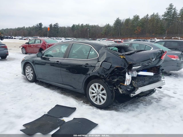 4T1B11HK8JU651383 Toyota CAMRY LE