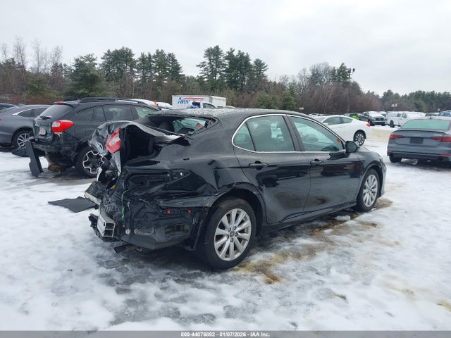 4T1B11HK8JU651383 Toyota CAMRY LE