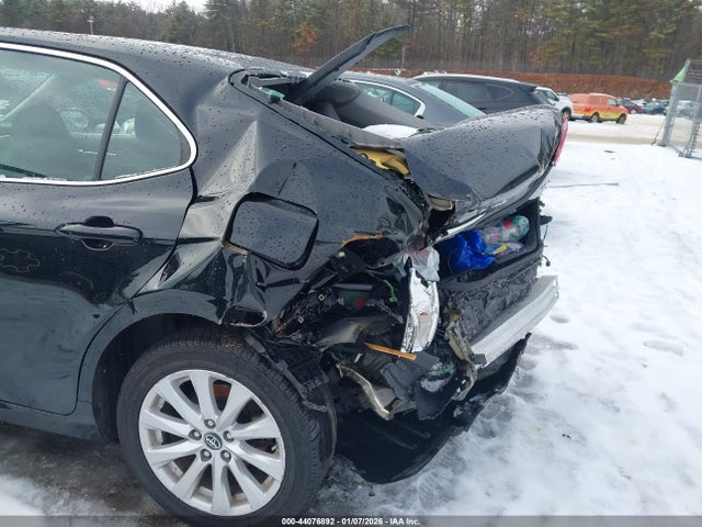4T1B11HK8JU651383 Toyota CAMRY LE