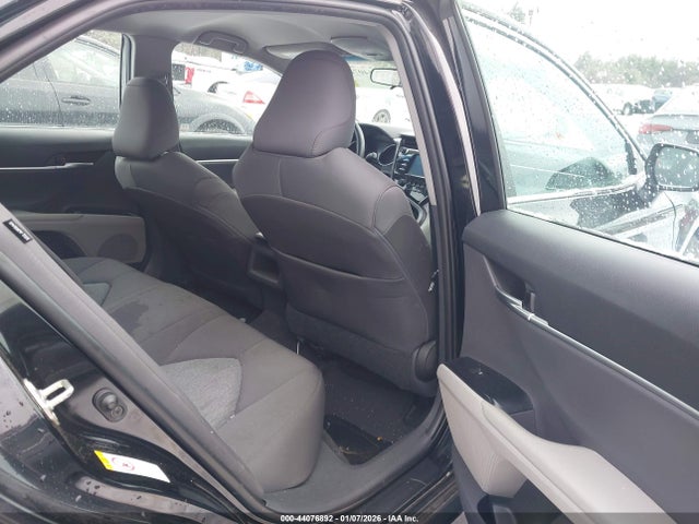 4T1B11HK8JU651383 Toyota CAMRY LE